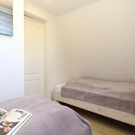 Holiday home Kuestenidyll Horst 1